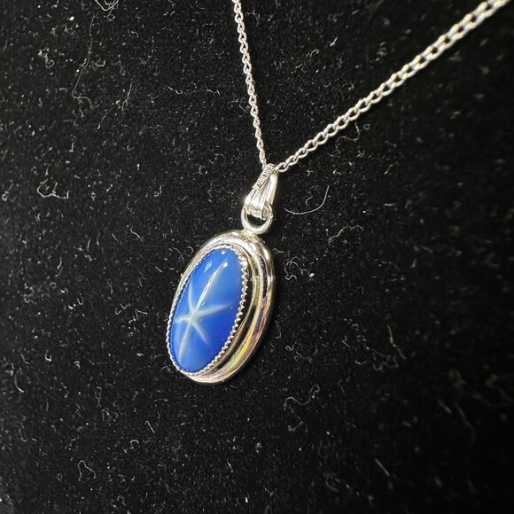 Vintage Faux Sapphire Star Pendant Sterling Silver Necklace - Picture 4 of 16